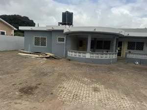 5bdrm House in Achimota Cfc, Mile 7 for rent