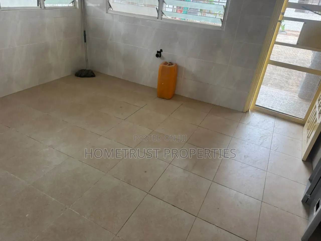 5bdrm House in Achimota Cfc, Mile 7 for rent