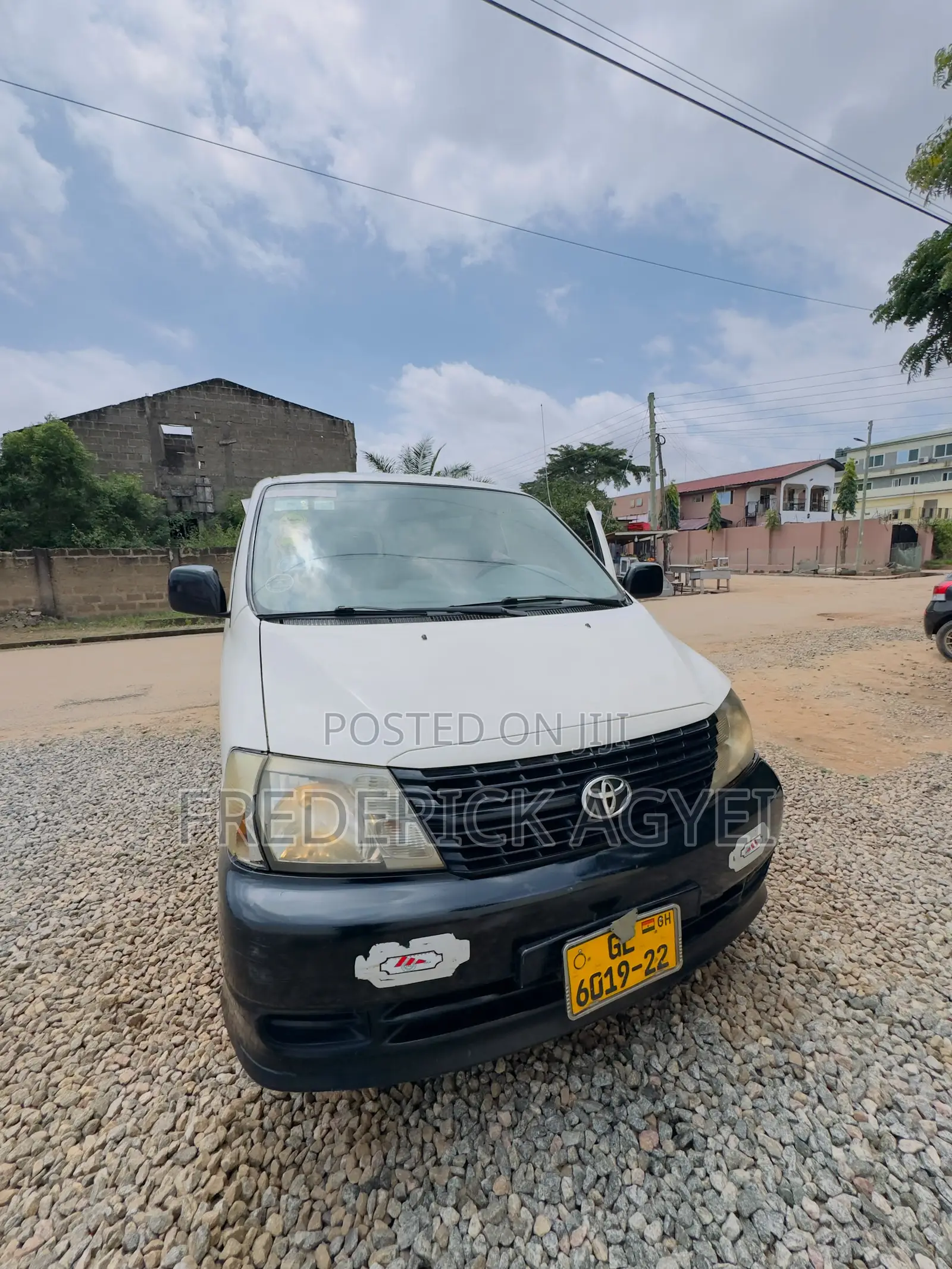 Toyota HiAce 2010 White