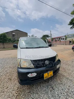 Toyota HiAce 2010 White