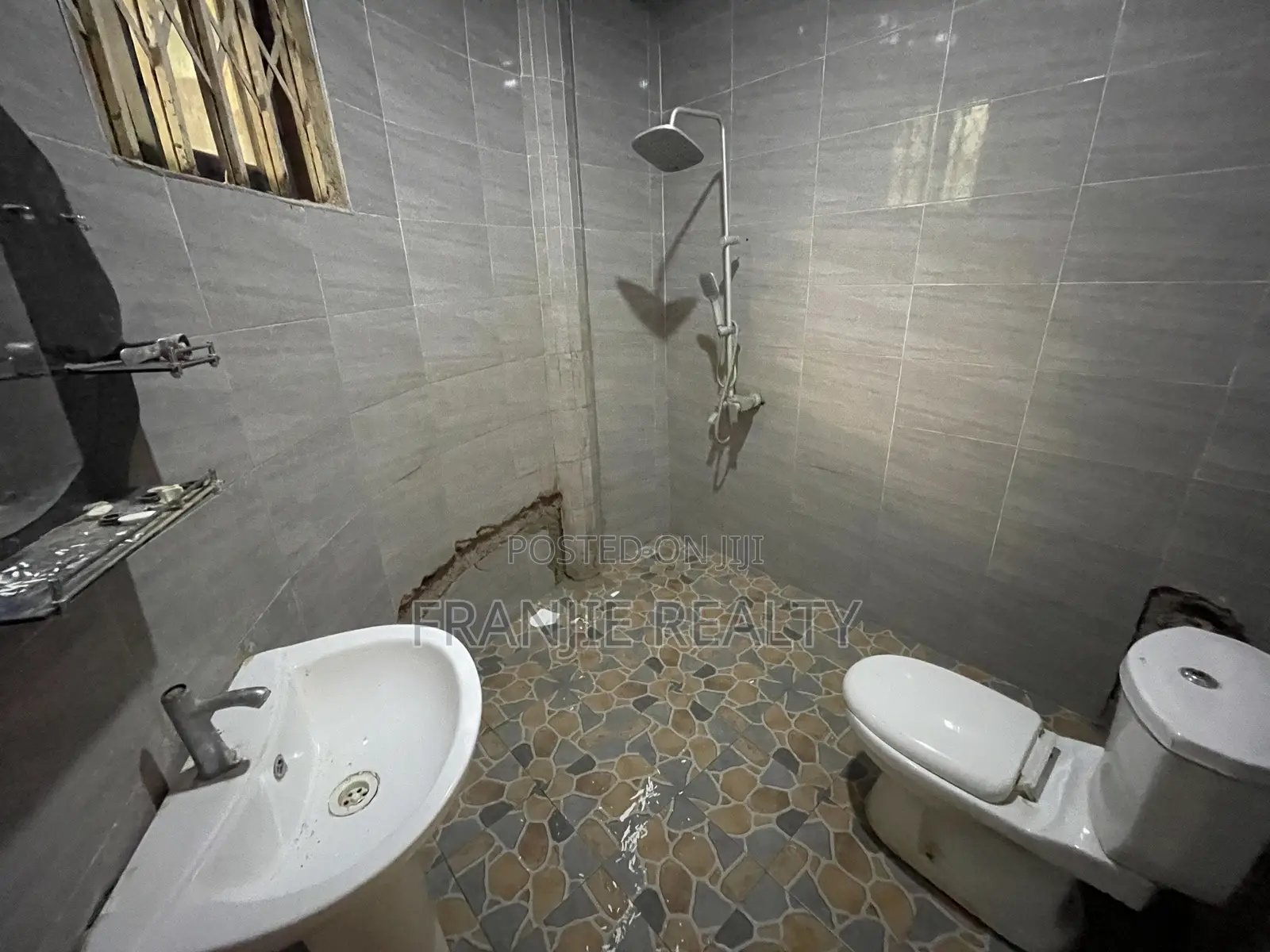 1bdrm Apartment in Franjie Realty, West Hills Mall Area for rent