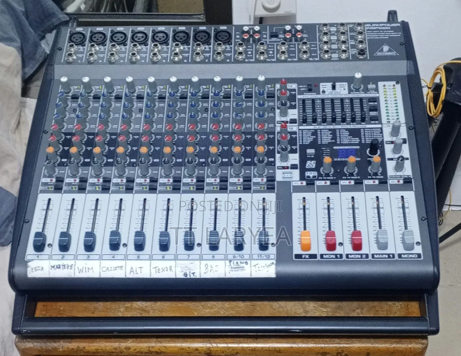 Behringer PMP4000 1600watts Mixer Amplifier