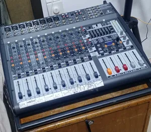 Behringer PMP4000 1600watts Mixer Amplifier