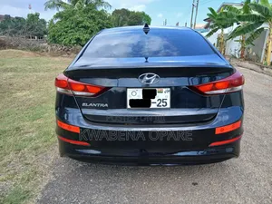 Hyundai Elantra Value Edition Sedan FWD (2.0L 4cyl 6A) 2017 Black