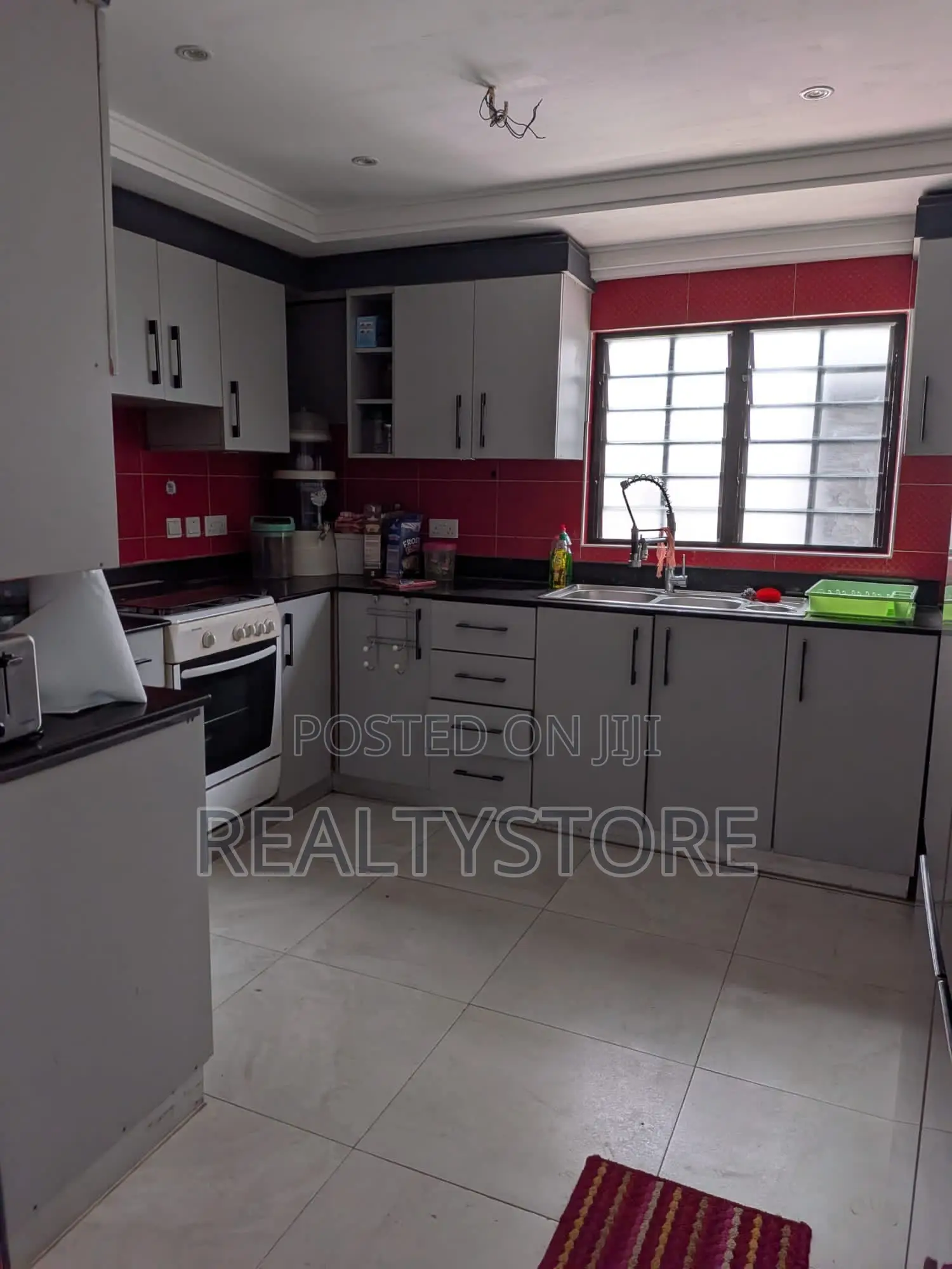 4bdrm House in Abuom Street, Accra Metropolitan for rent