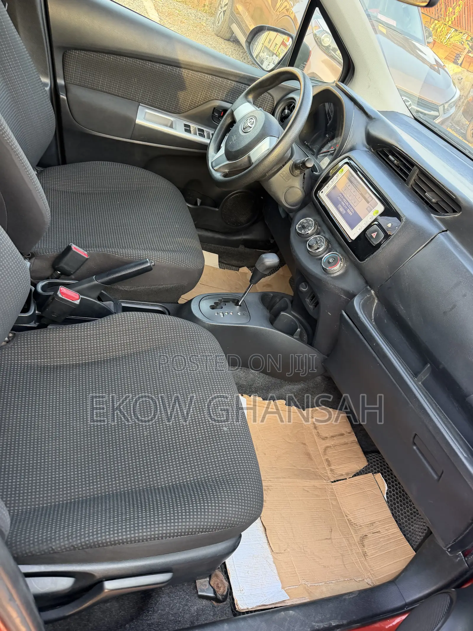 Toyota Vitz 2016 Brown