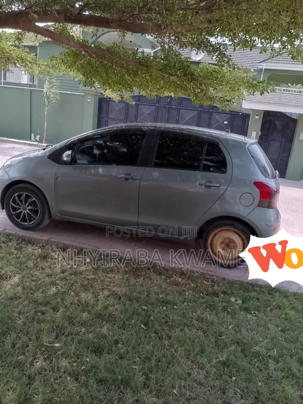 Toyota Vitz 1.5 FWD 5dr 2010 Gray