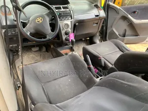Toyota Vitz 1.5 FWD 5dr 2010 Gray