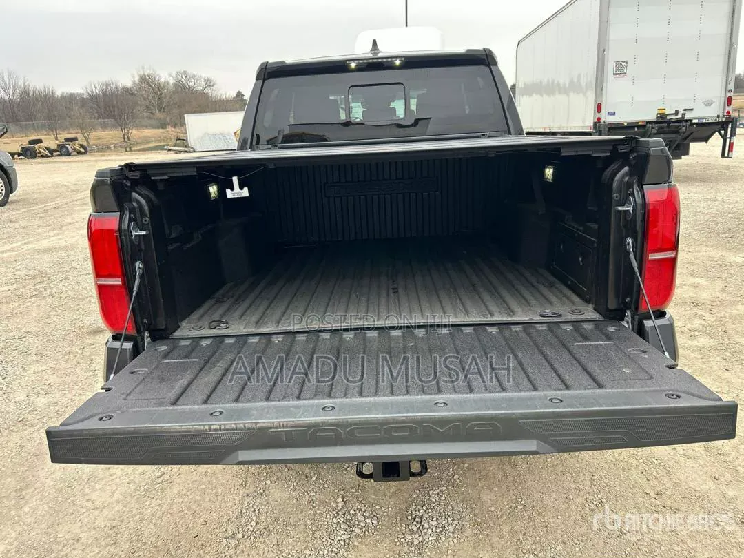 Toyota Tacoma 2025 Gray