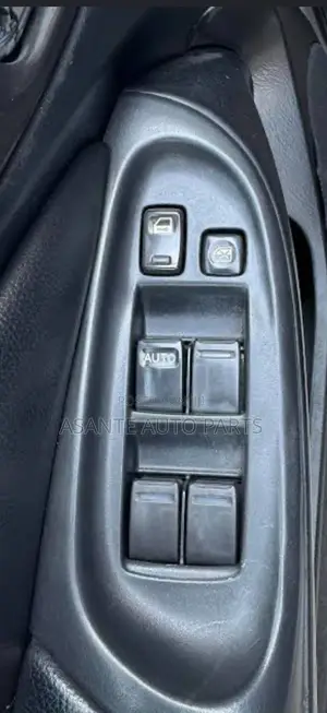 Nissan Sentra B15 Power Window Switch