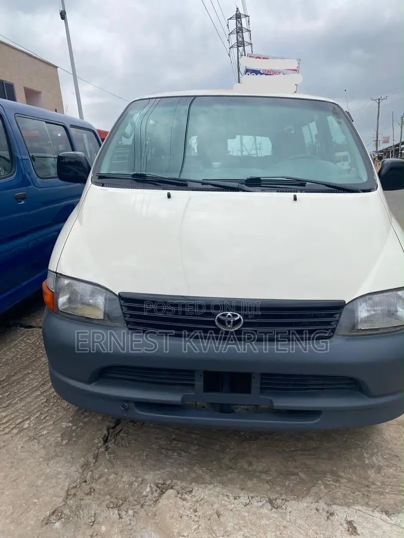 Toyota HiAce 2006 White