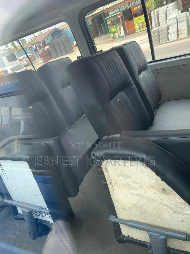 Toyota HiAce 2006 White