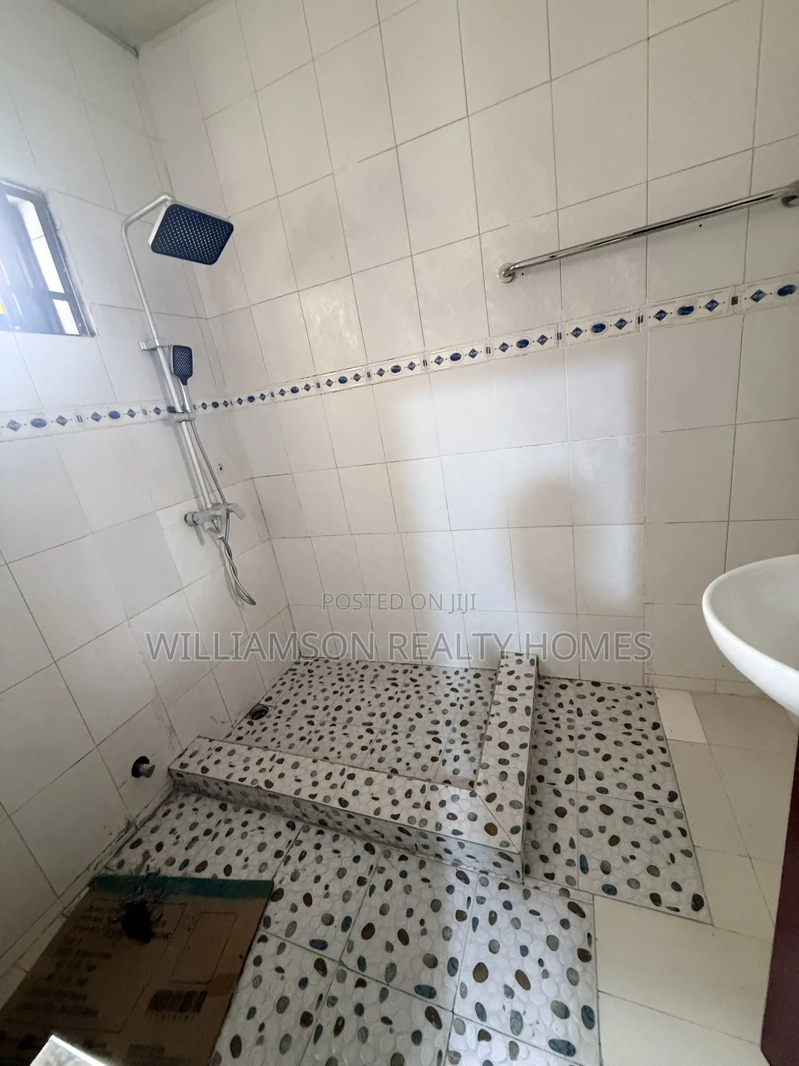 4bdrm Apartment in Hfc Estate Area, Spintex for rent