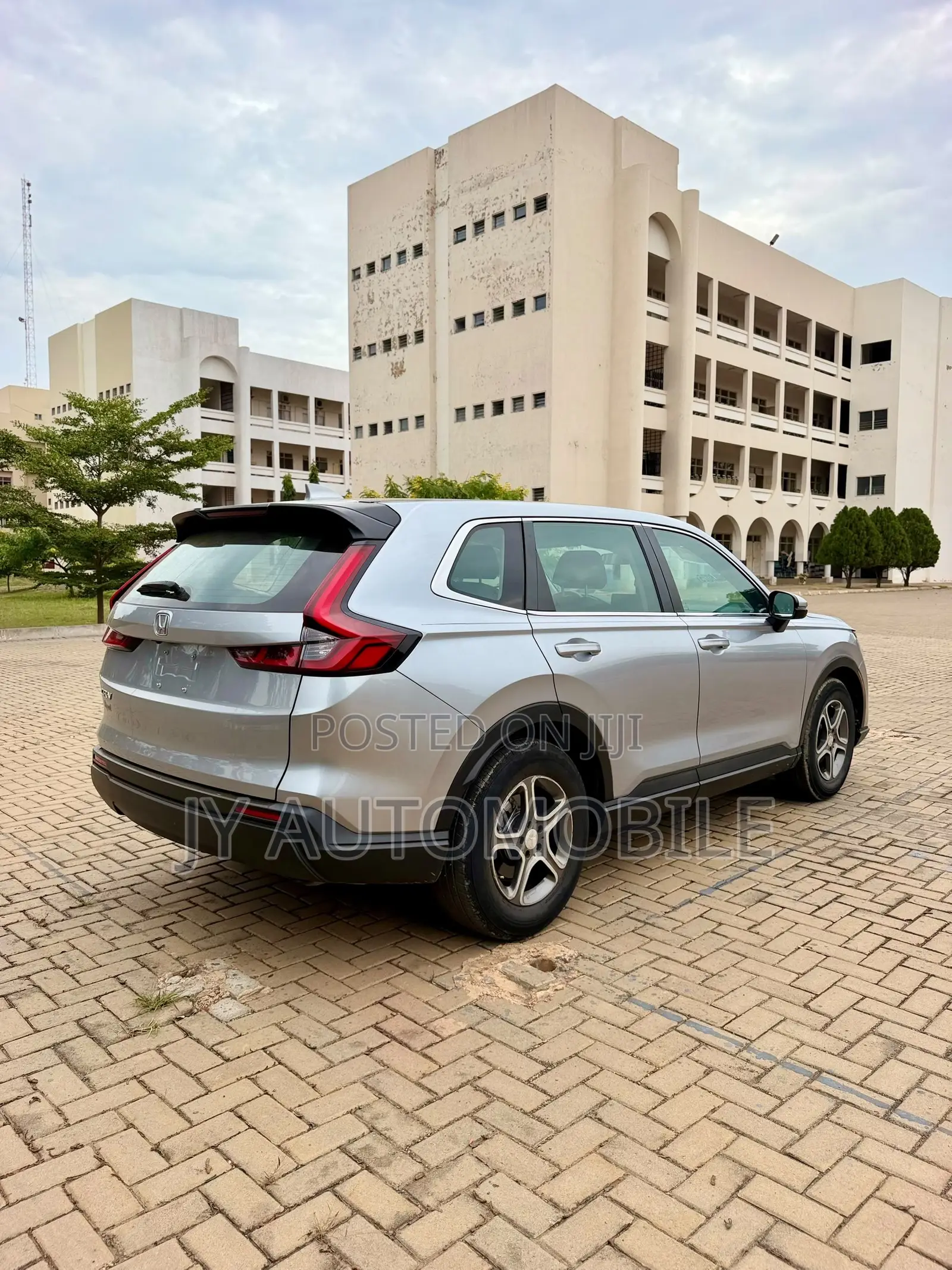 Honda CR-V 2023 Silver