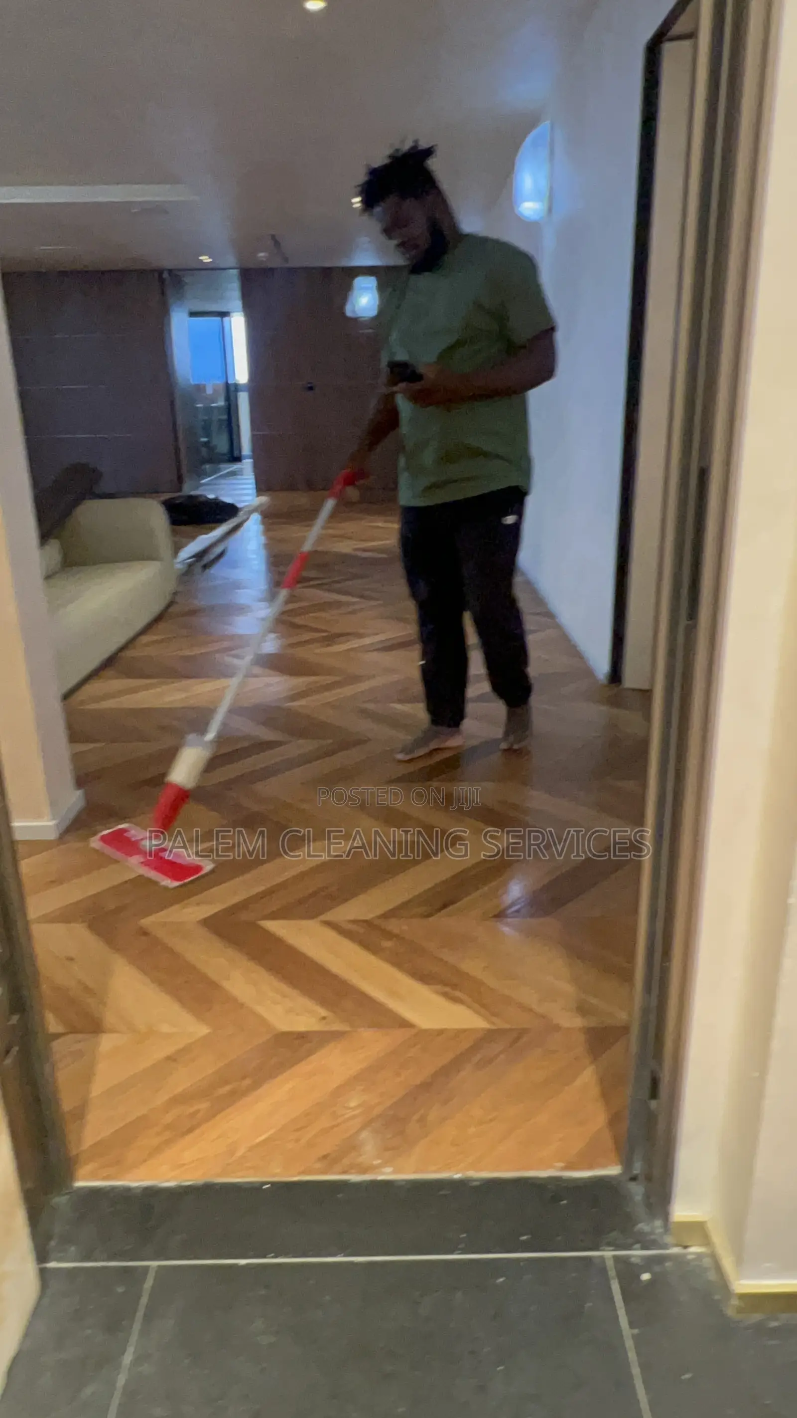 Parquet (Wooden Floor Cleaning)