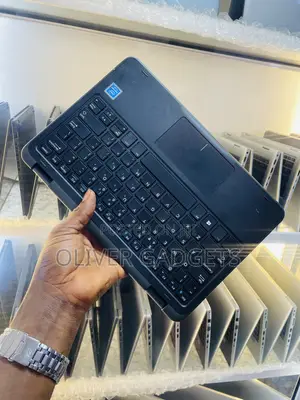 Laptop Dell Latitude 3190 2-in-1 4GB Intel Pentium SSD 128GB