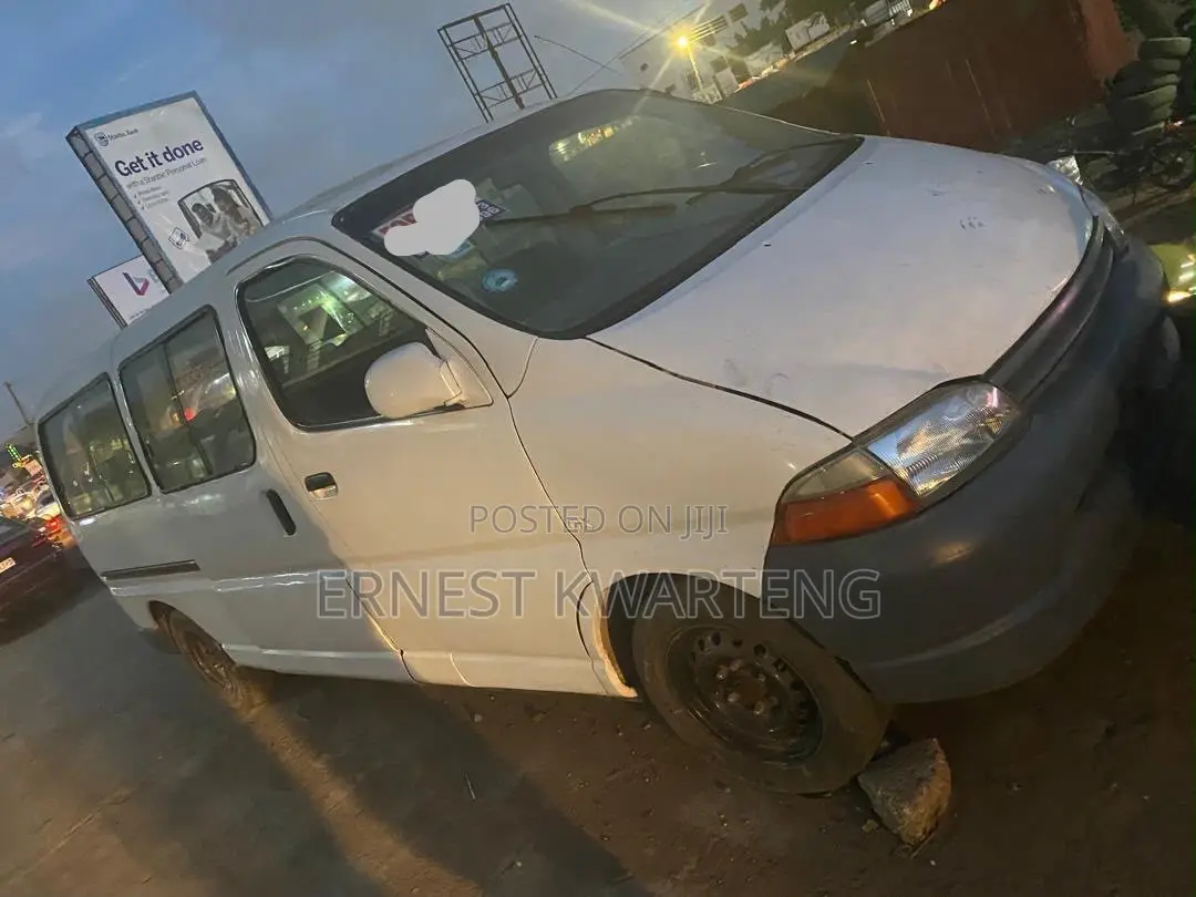 Toyota HiAce 2005 White