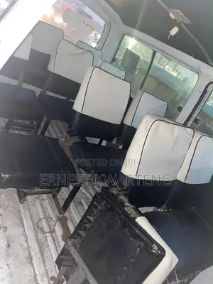 Toyota HiAce 2005 White