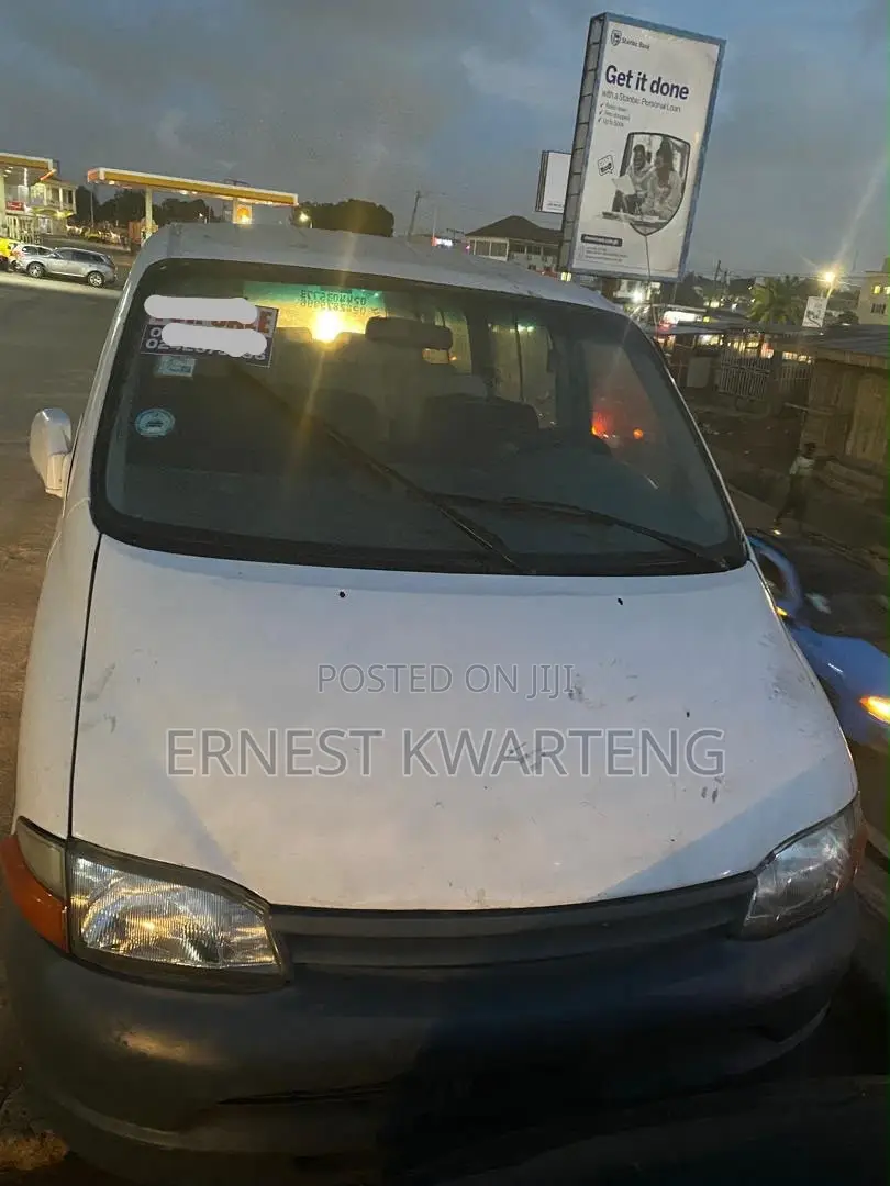 Toyota HiAce 2005 White