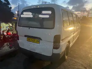 Toyota HiAce 2005 White