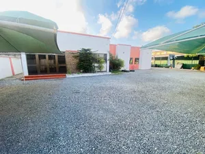 11bdrm House in Dzorwulu for rent