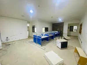 11bdrm House in Dzorwulu for rent