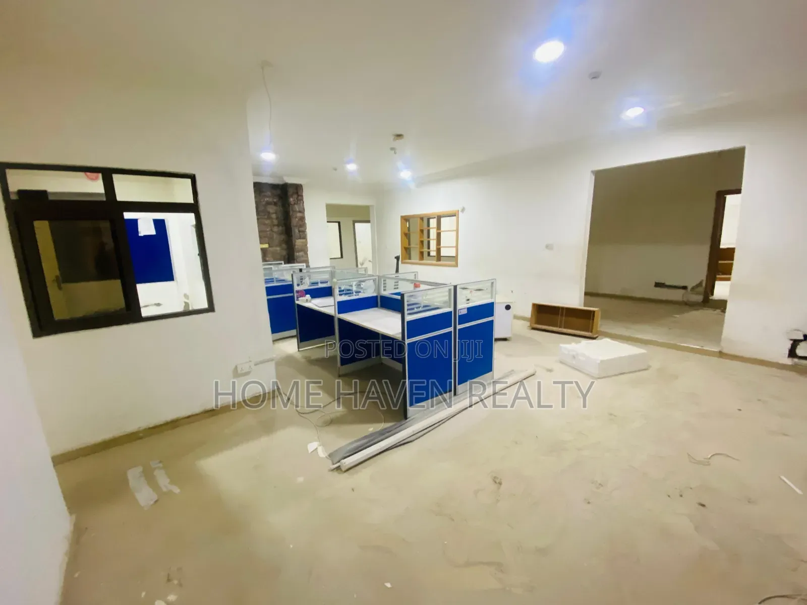 11bdrm House in Dzorwulu for rent