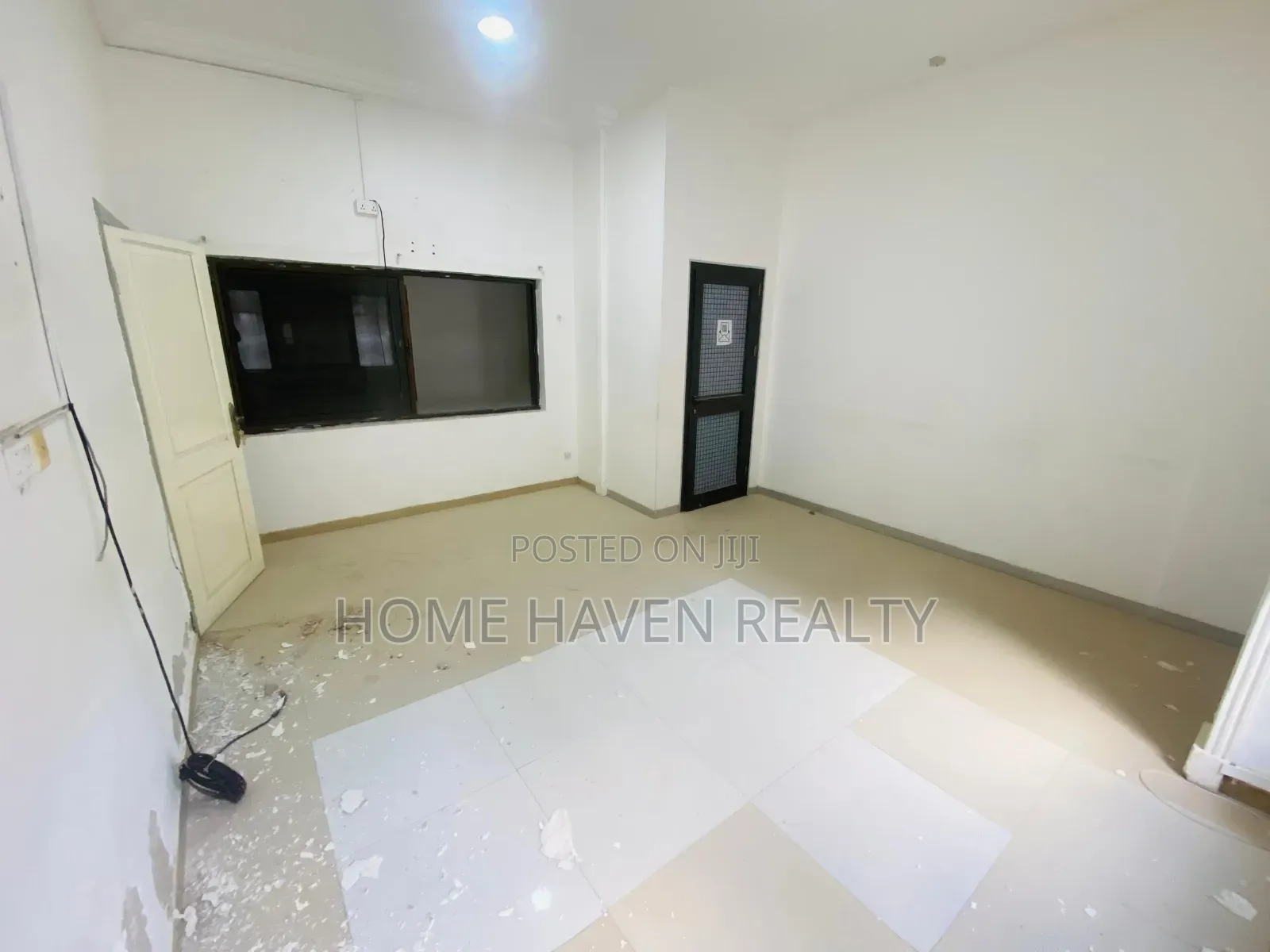 11bdrm House in Dzorwulu for rent