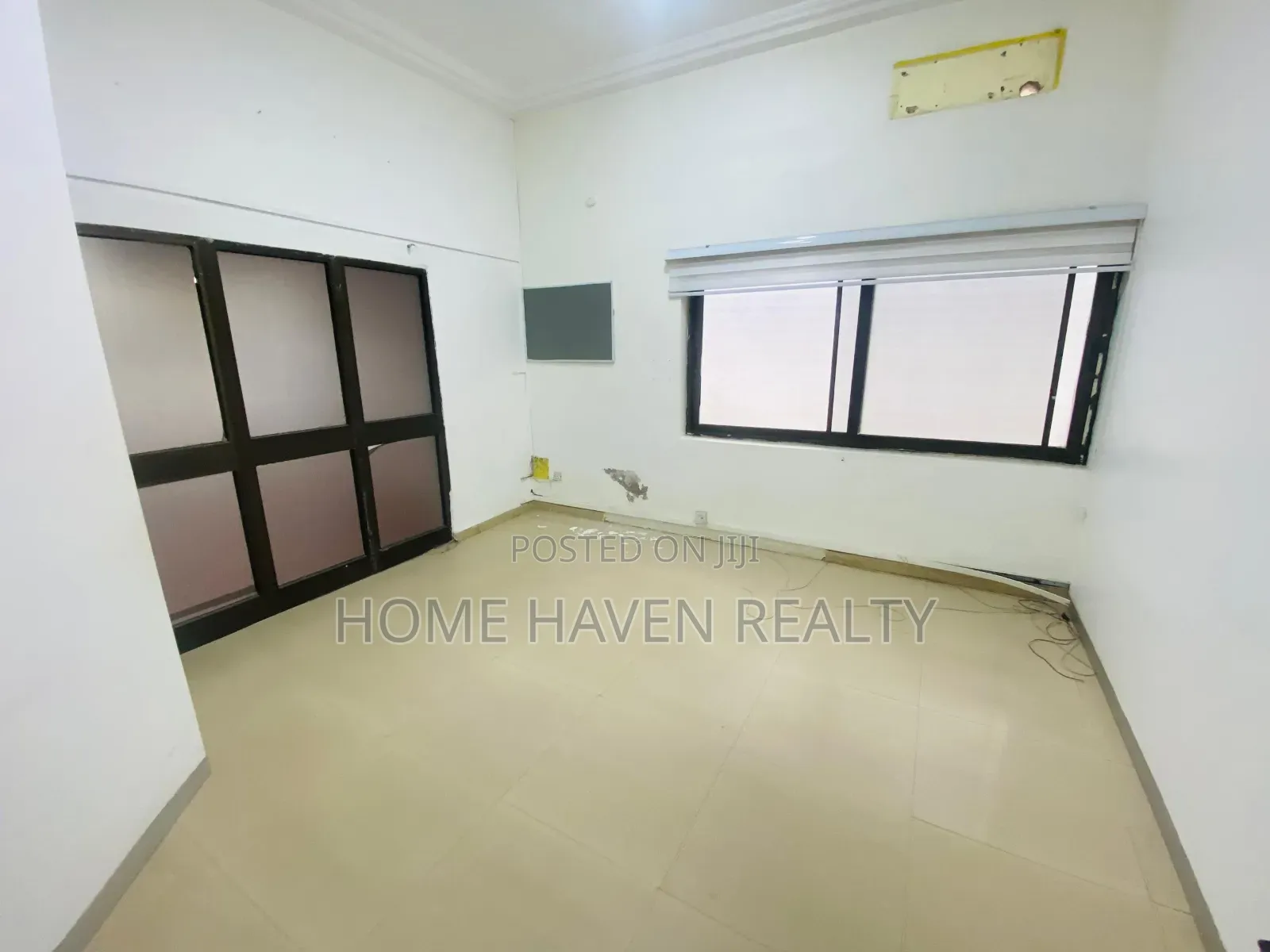 11bdrm House in Dzorwulu for rent