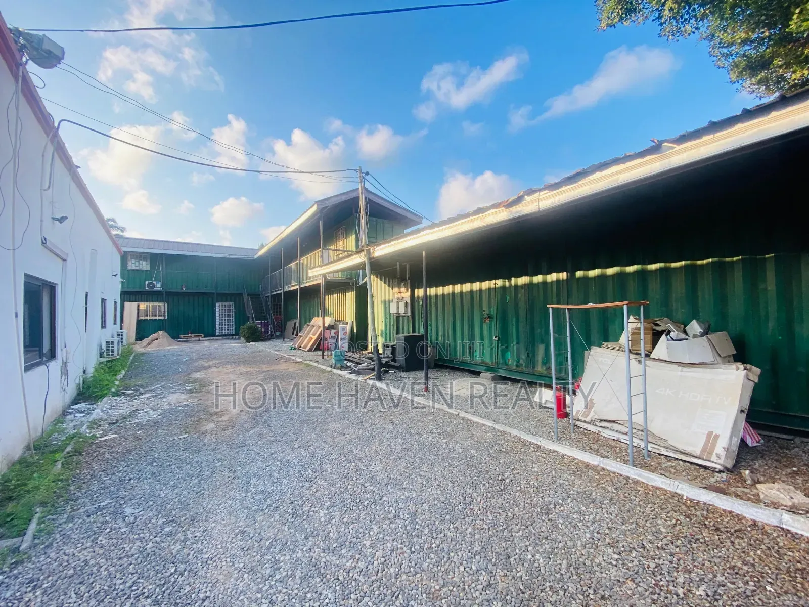 11bdrm House in Dzorwulu for rent