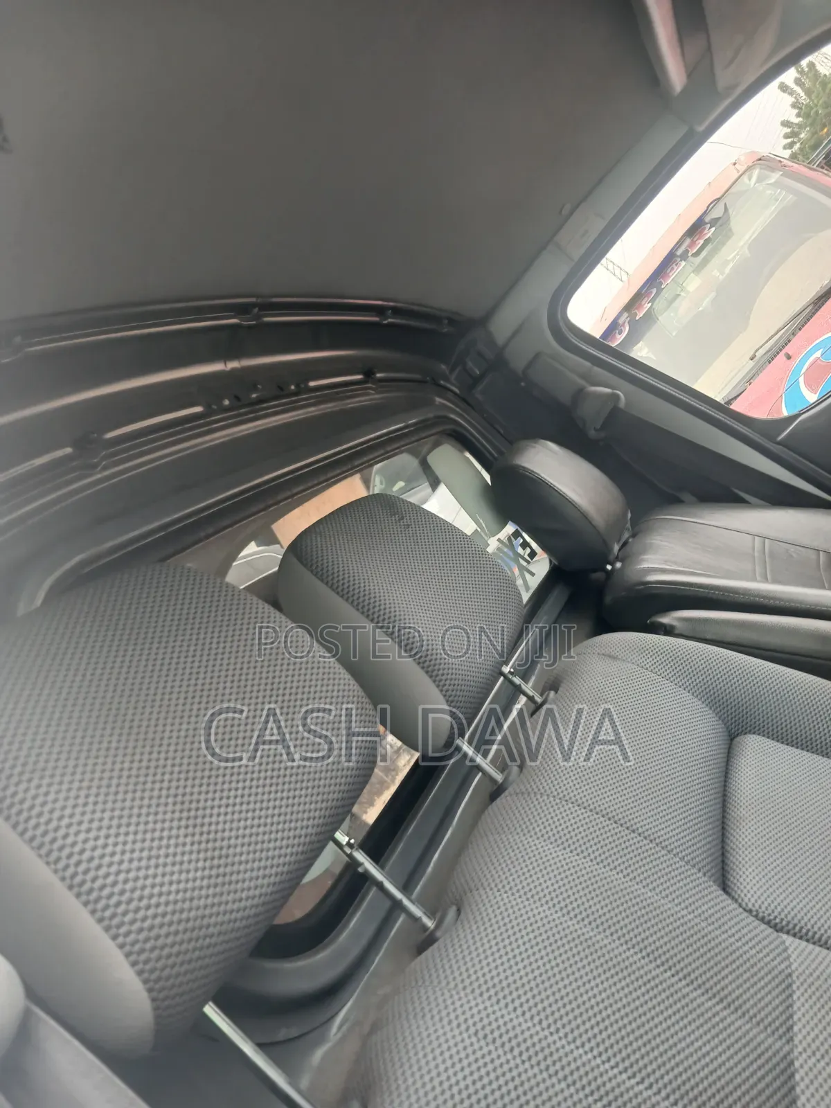 Toyota HiAce 2002 Silver