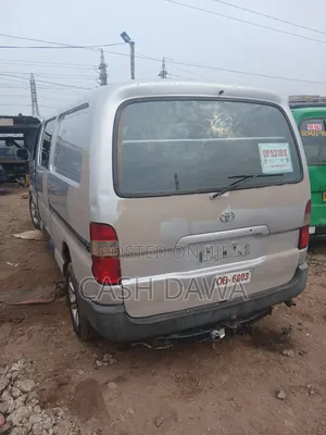 Toyota HiAce 2002 Silver