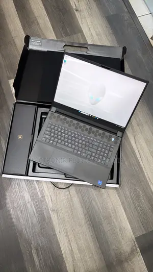 Laptop Alienware M18 R2 32GB Intel Core i9 SSD 1T