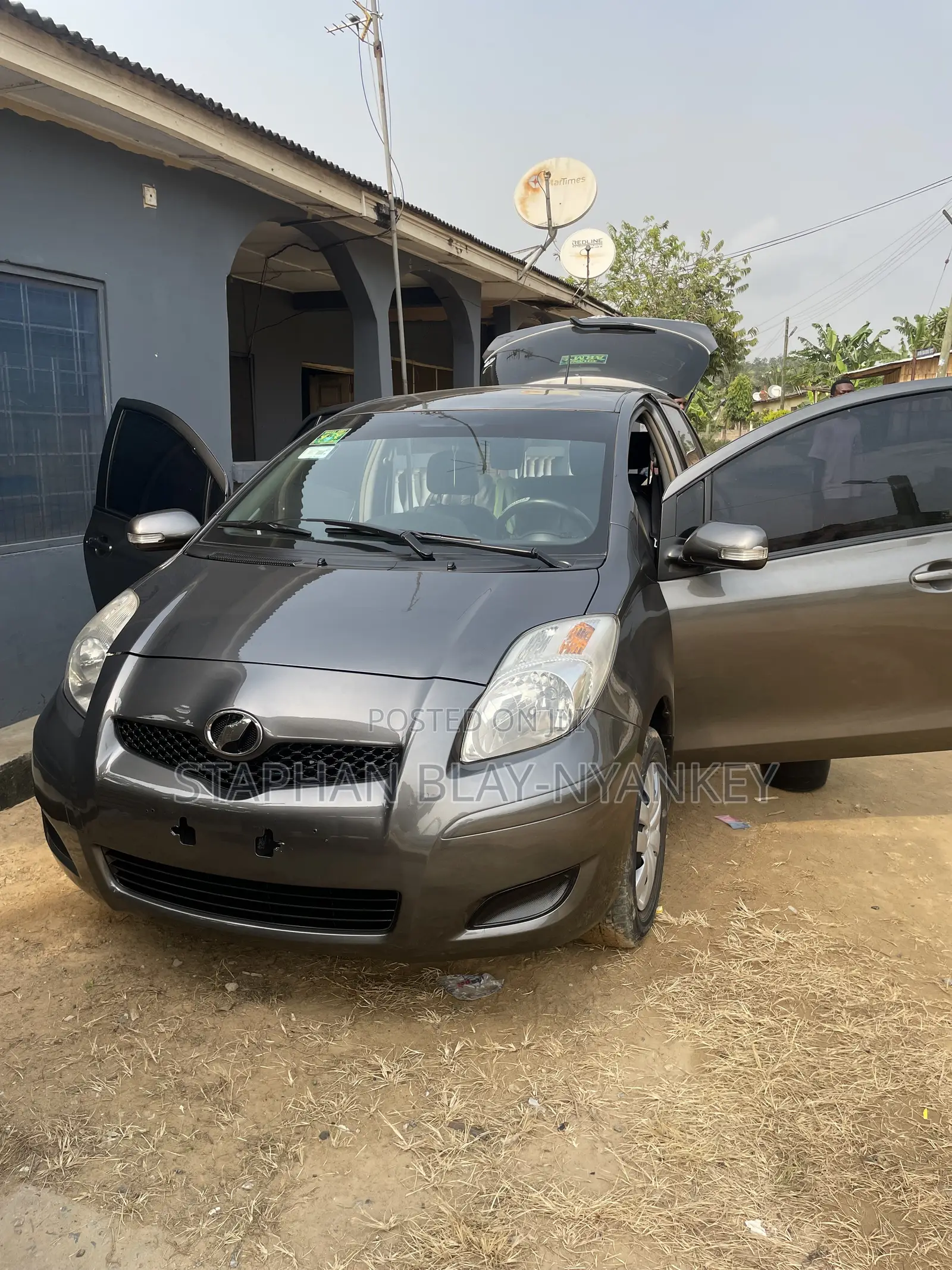 Toyota Vitz 1.3 AWD 5dr 2010 Gray