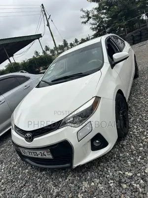 Toyota Corolla LE ECO Premium (1.8L 4cyl CVT) 2016 White