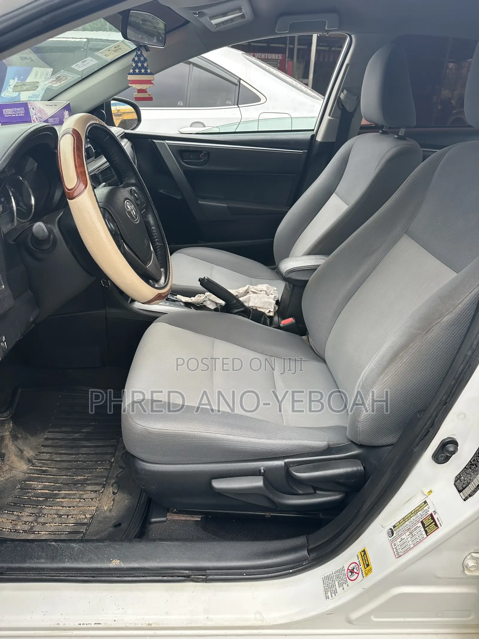 Toyota Corolla LE ECO Premium (1.8L 4cyl CVT) 2016 White
