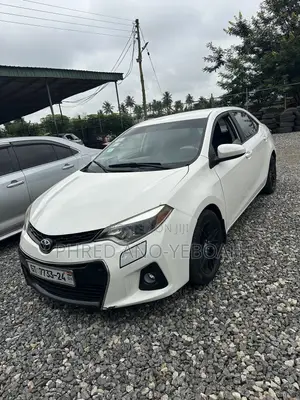 Toyota Corolla LE ECO Premium (1.8L 4cyl CVT) 2016 White