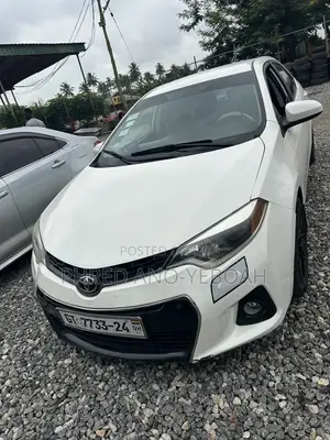 Toyota Corolla LE ECO Premium (1.8L 4cyl CVT) 2016 White