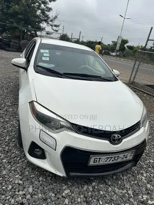 Toyota Corolla LE ECO Premium (1.8L 4cyl CVT) 2016 White