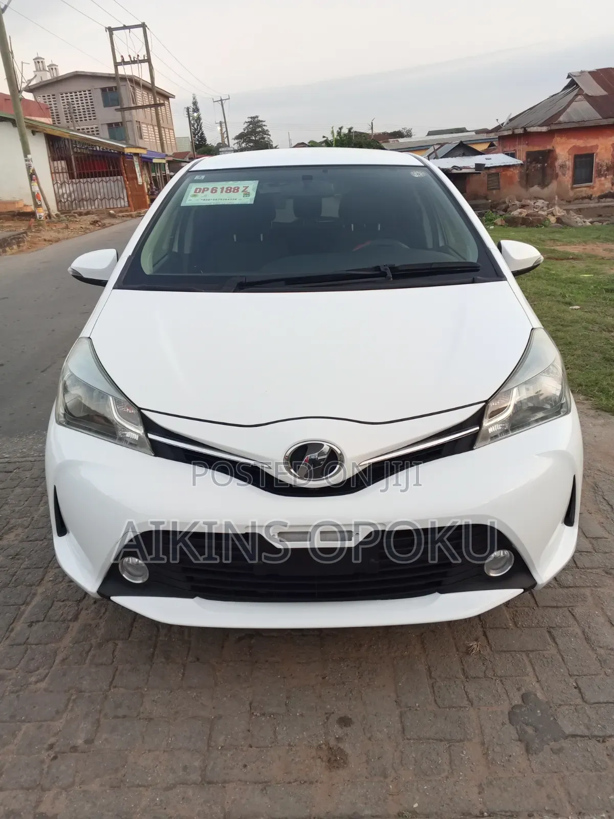 Toyota Vitz 1.3 FWD 5dr 2015 White