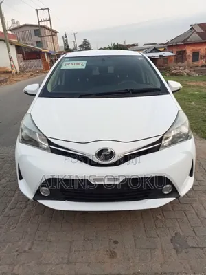 Toyota Vitz 1.3 FWD 5dr 2015 White
