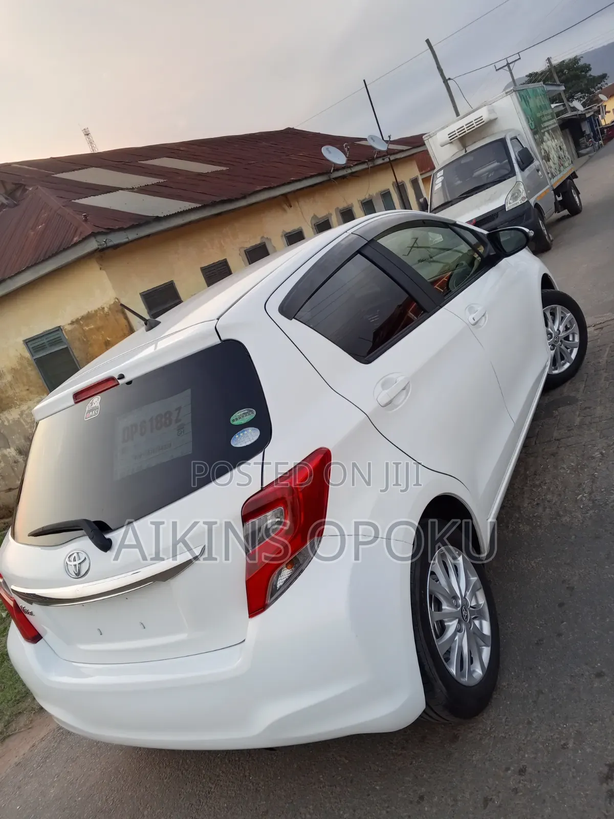 Toyota Vitz 1.3 FWD 5dr 2015 White