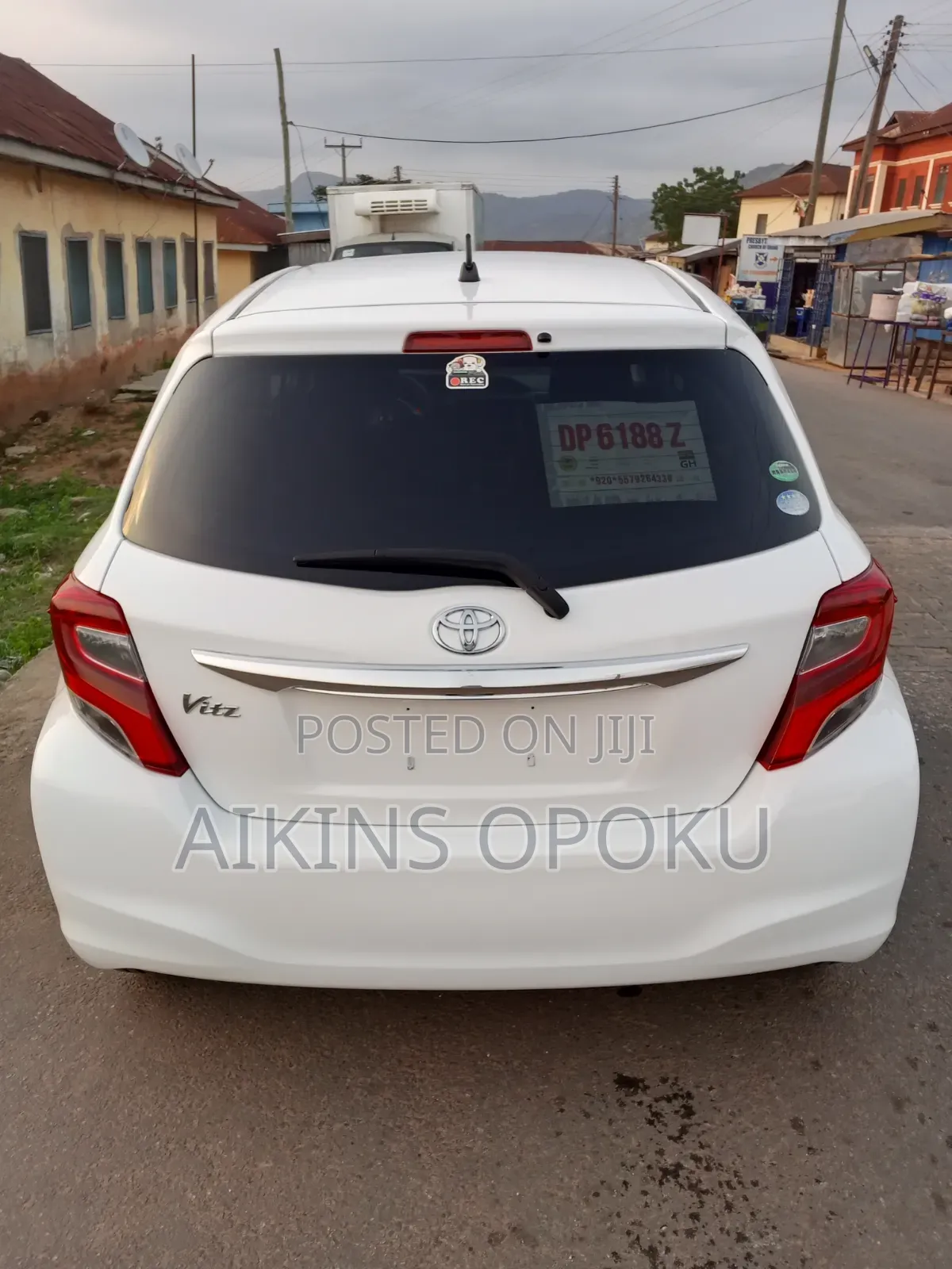 Toyota Vitz 1.3 FWD 5dr 2015 White