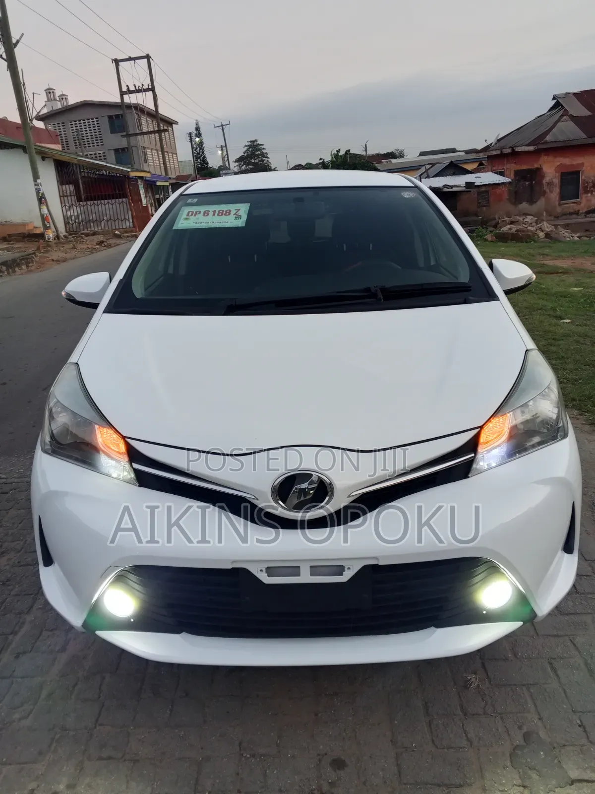 Toyota Vitz 1.3 FWD 5dr 2015 White