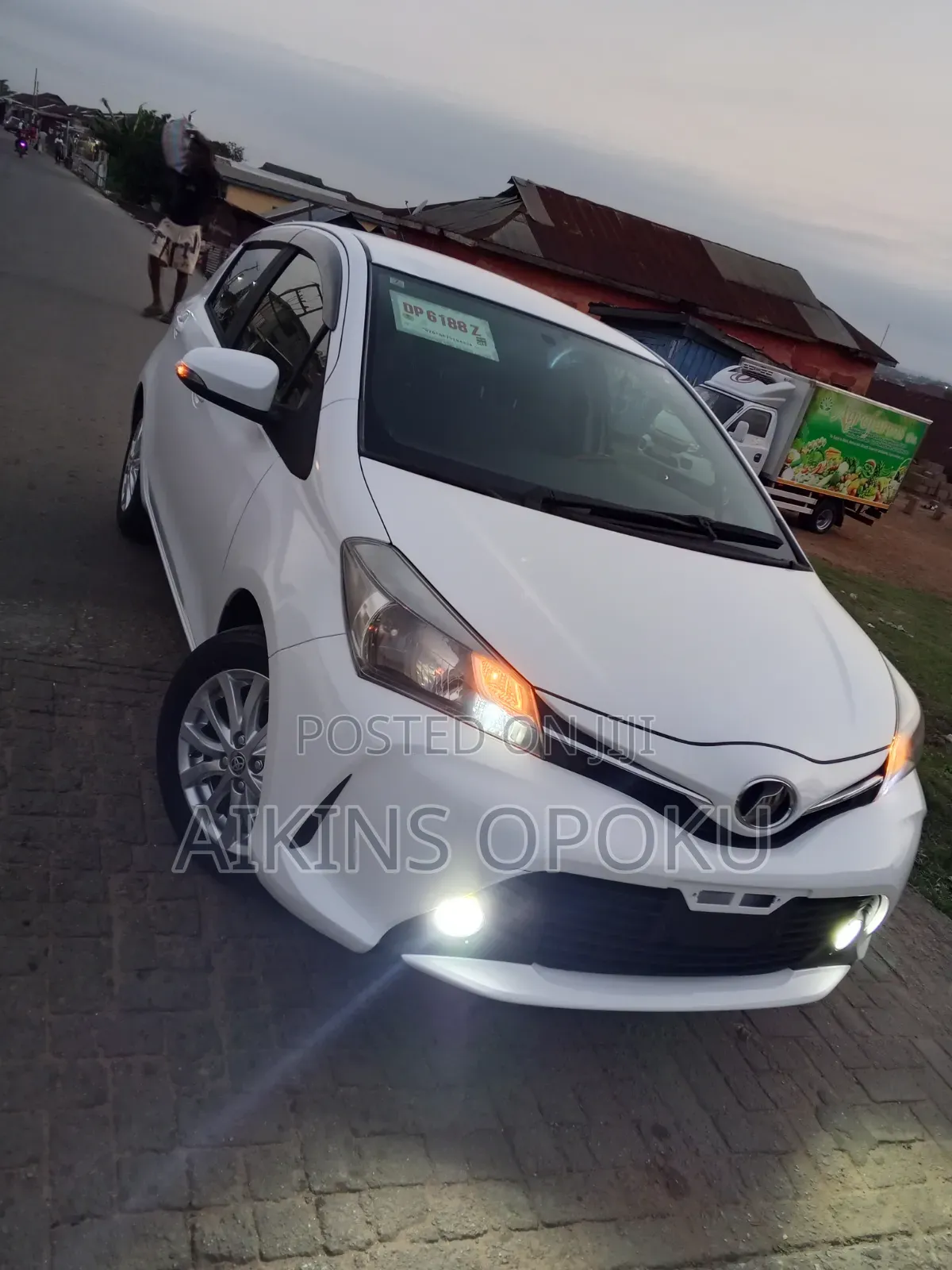 Toyota Vitz 1.3 FWD 5dr 2015 White
