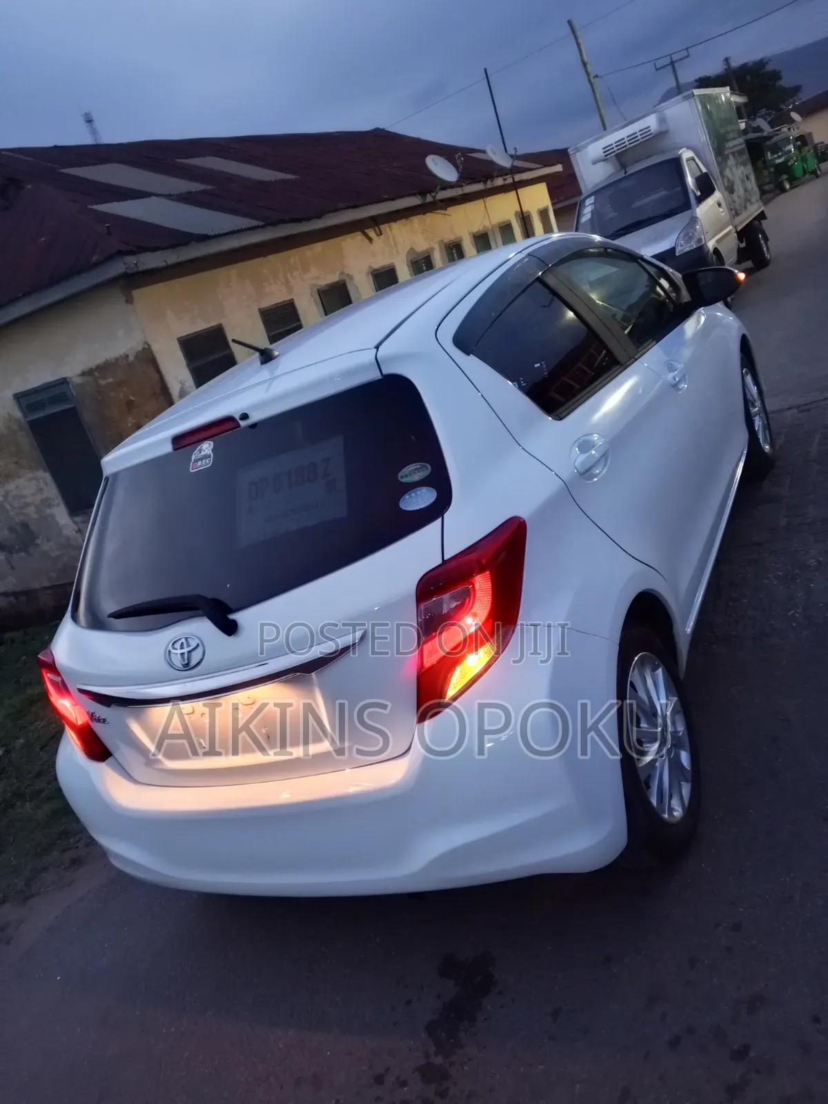 Toyota Vitz 1.3 FWD 5dr 2015 White