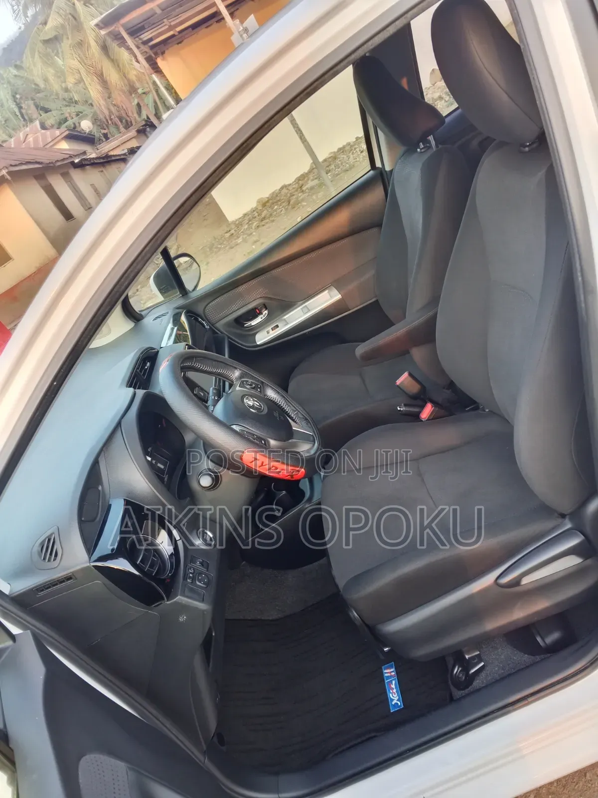 Toyota Vitz 1.3 FWD 5dr 2015 White