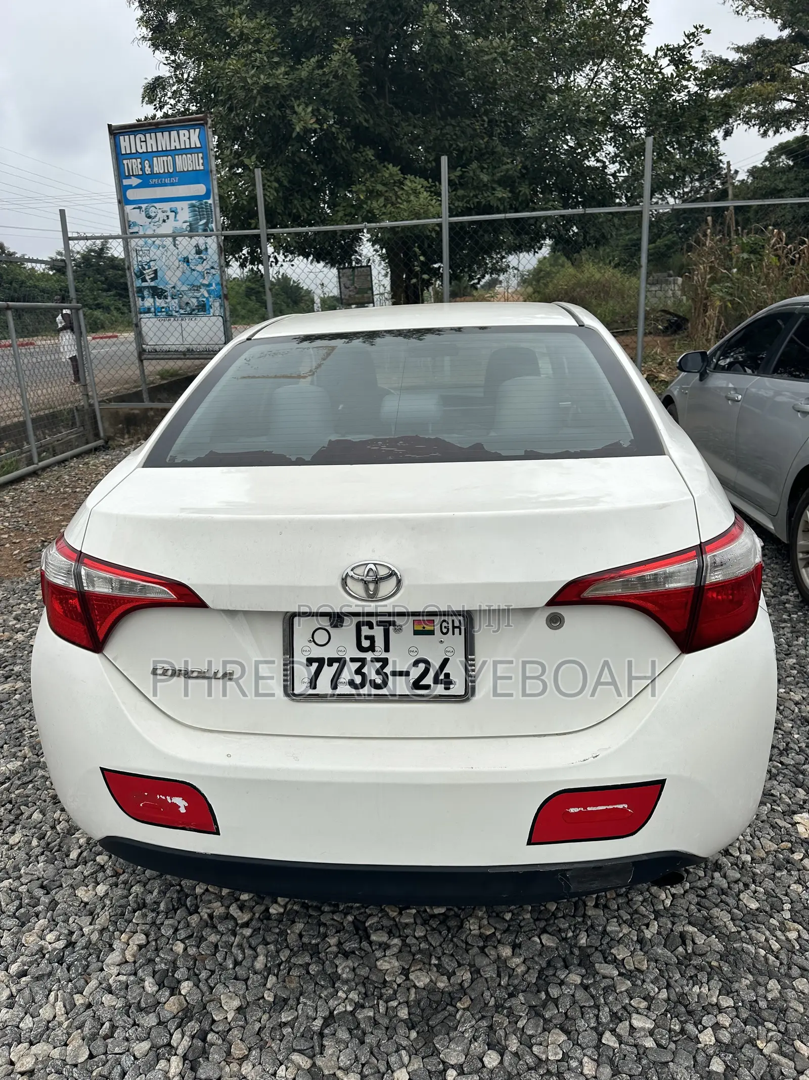 Toyota Corolla LE ECO Premium (1.8L 4cyl CVT) 2016 White