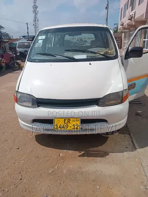 Toyota HiAce 1998 White