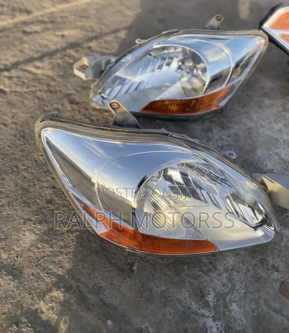 Toyota Yaris 2008 Headlight Pair